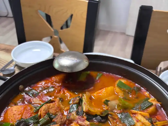 만두전골과 국자