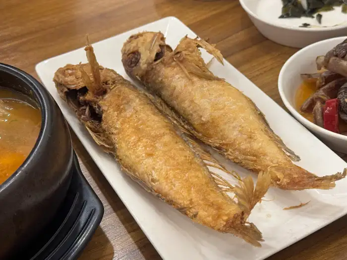 노릇하게 구워진 옥돔구이