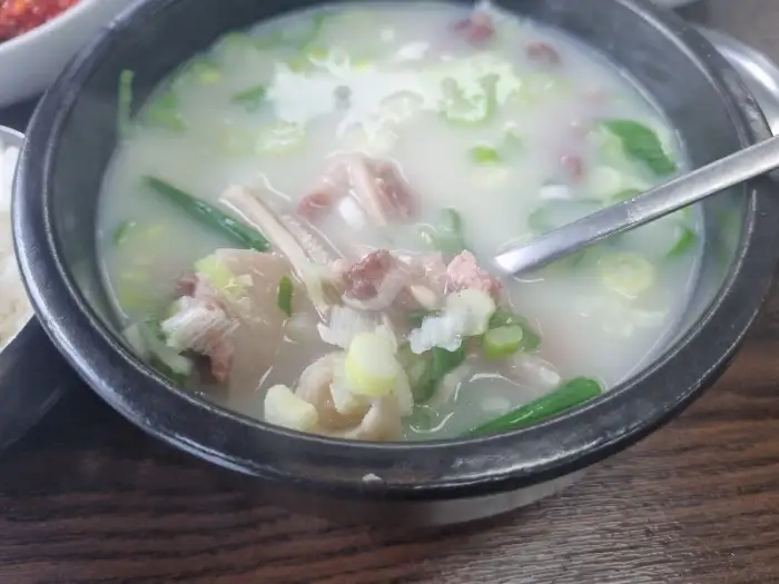 곰탕 속 건더기