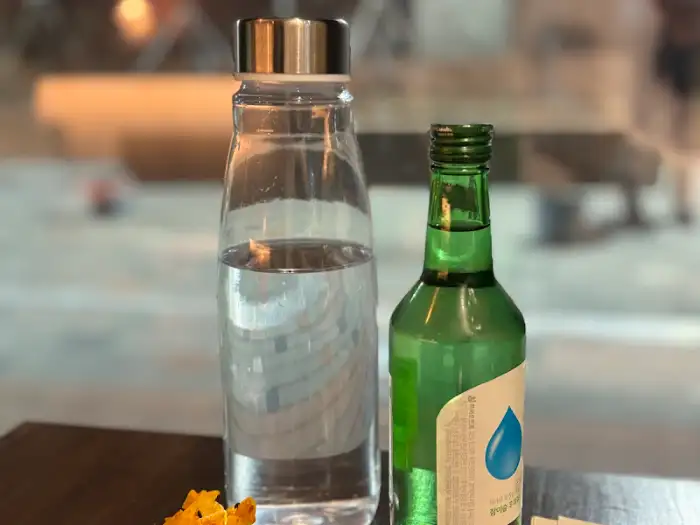 생맥주와 물병