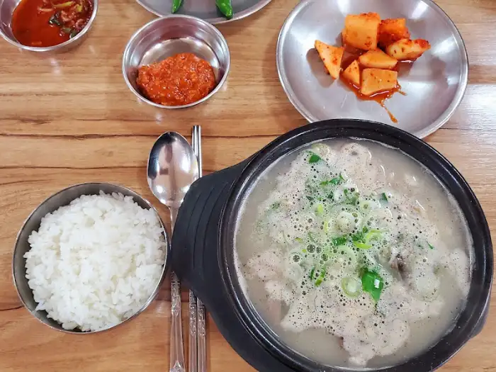 순대국 한상 차림