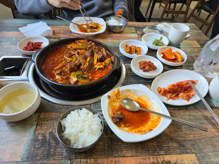 옛날 금호식당 외부 간판