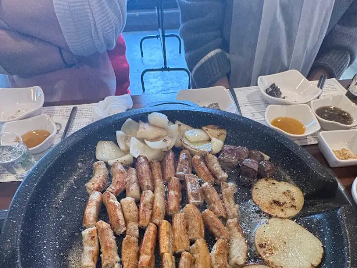 곱창이 구워지고 있는 모습