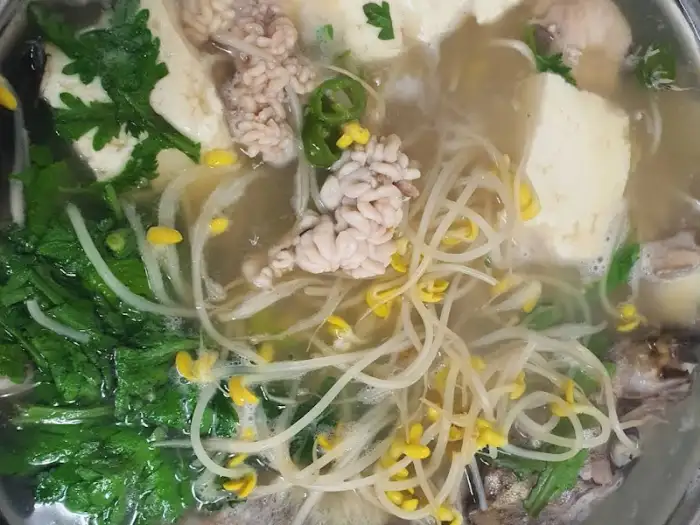 생태탕 끓는 모습