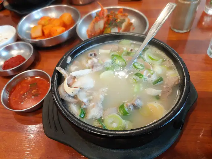 내장탕 한 상 차림