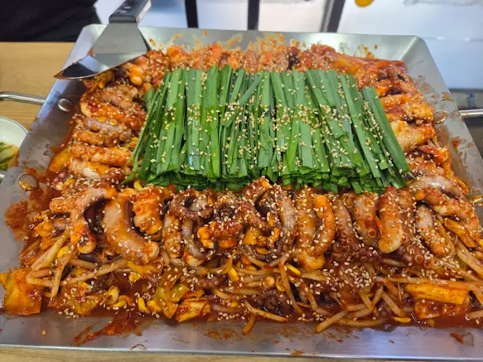 다양한 각도에서 본 낙지볶음