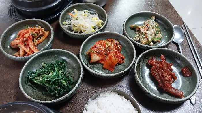 다양한 밑반찬