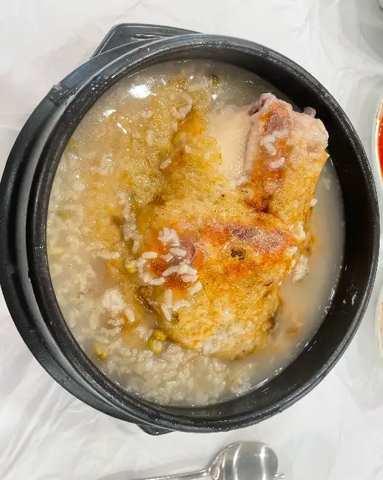 누룽지삼계탕 클로즈업