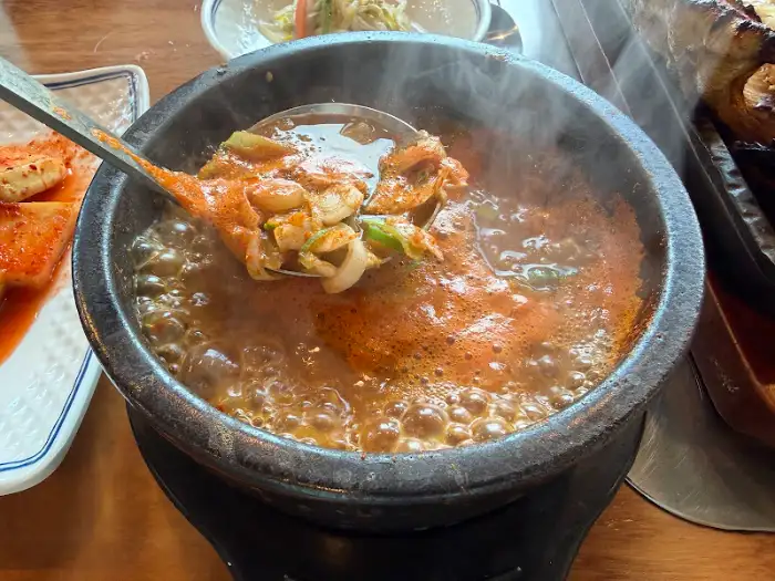 보글보글 끓는 찌개