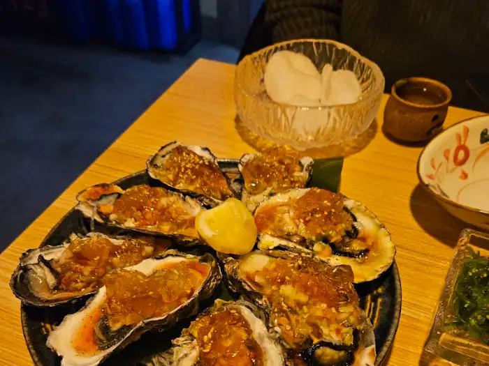 신선해 보이는 굴 요리
