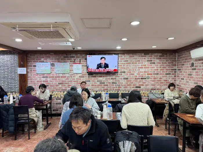 북어국집 내부 전경