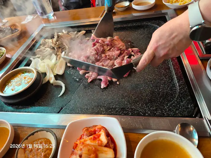 오리 굽는 모습