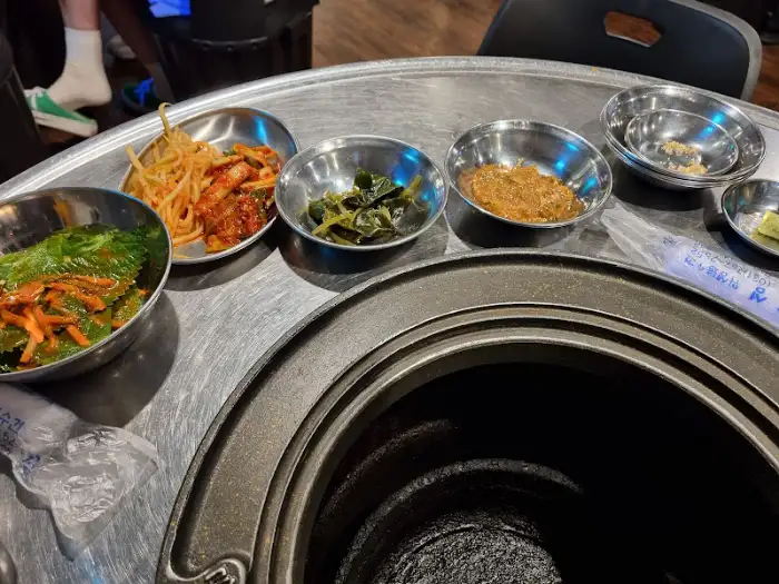 다양한 밑반찬들