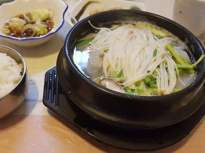 백궁회초밥식당 내부 모습