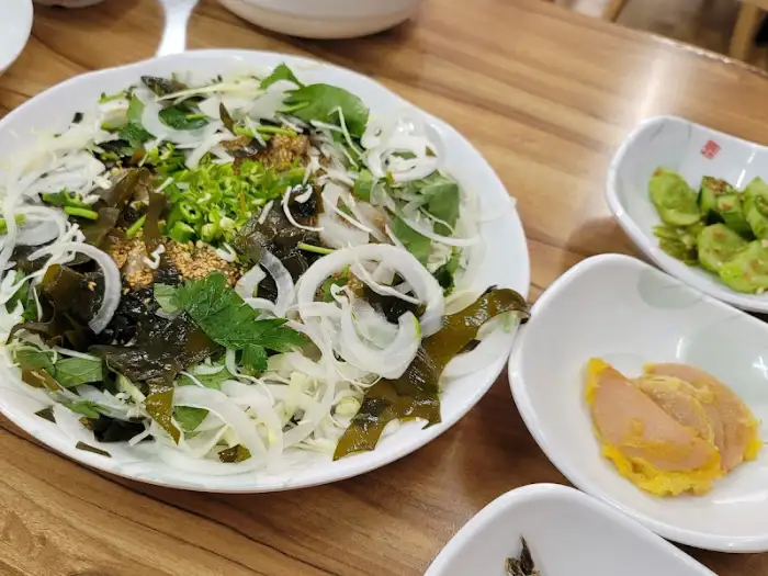 무침회와 곁들임 반찬