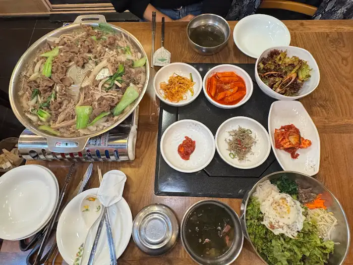 테이블 전체 상차림 사진