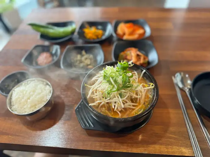 내장탕과 밥, 그리고 밑반찬