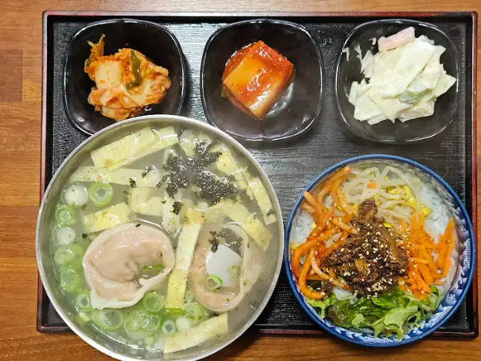 모밀정식과 냉모밀정식 한상차림