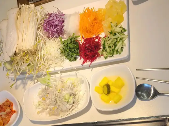 샐러드 및 곁들임