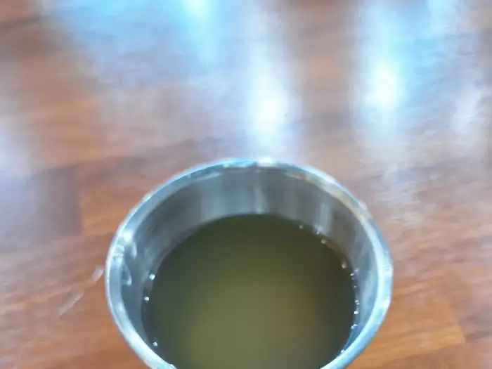 온육수가 담긴 컵