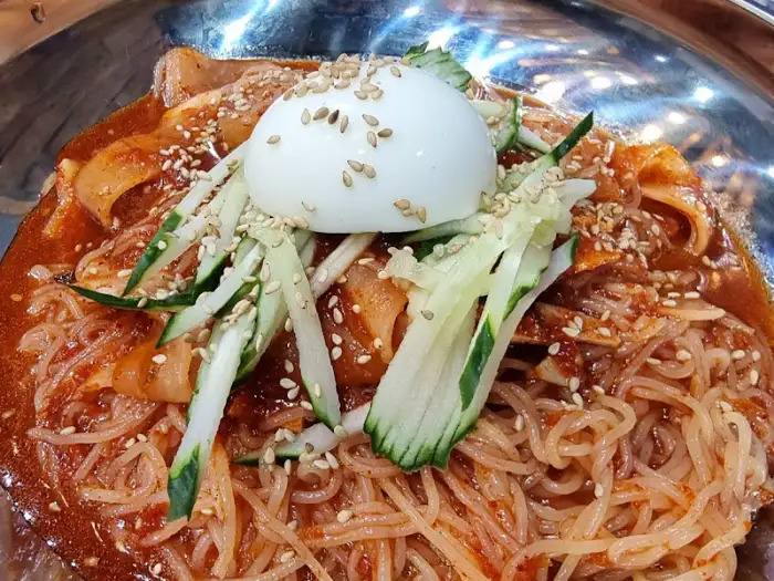 비빔밀면 클로즈업