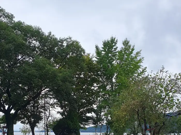 식당 주변 자연 경관