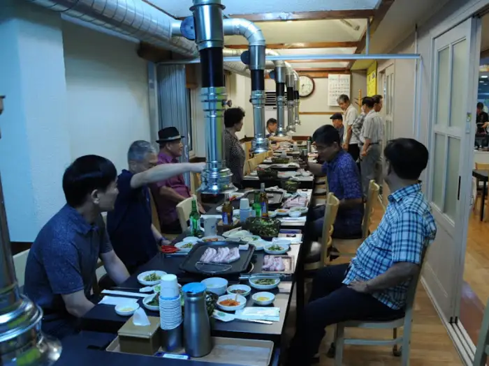 삼겹살 굽는 모습