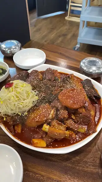 갈비와 코다리가 어우러진 요리