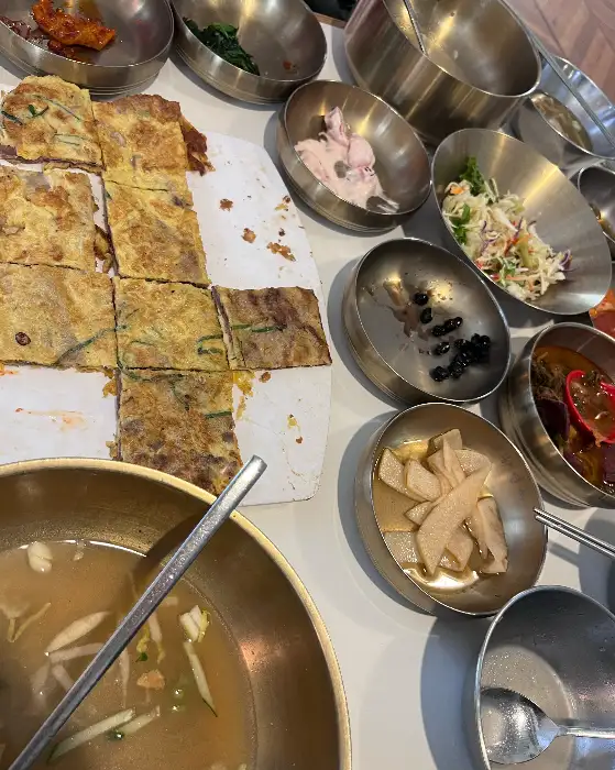 푸짐한 육전이 썰려 놓여진 모습