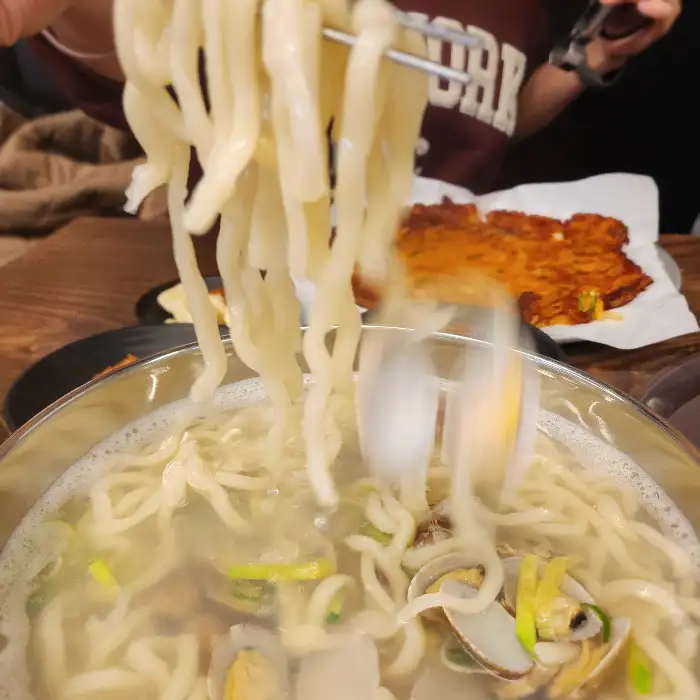 바지락 칼국수