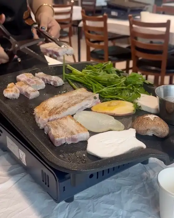 미나리도야지 미나리 삼겹살 푸짐한 구성