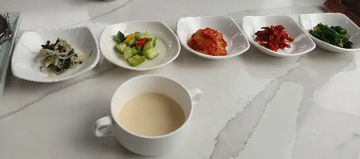 다양한 밑반찬