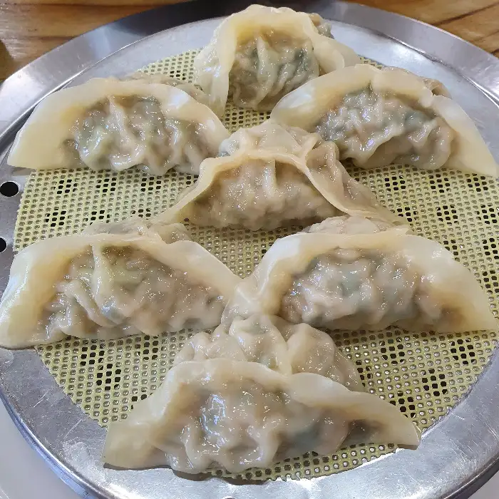 손으로 빚은 만두