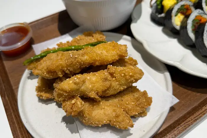 이오김밥 서울숲점의 현미치킨