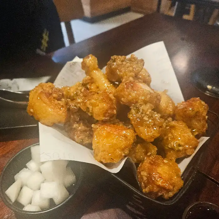 교촌치킨의 바삭한 후라이드 치킨