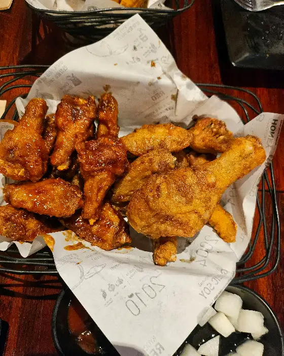 바삭한 교촌치킨 조각