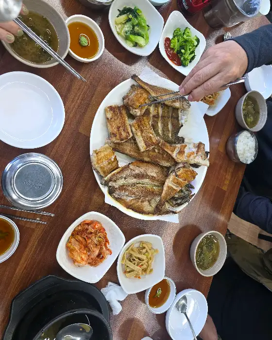 식사 중인 모습