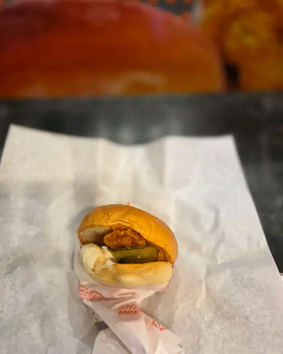 작은 치킨버거 사진