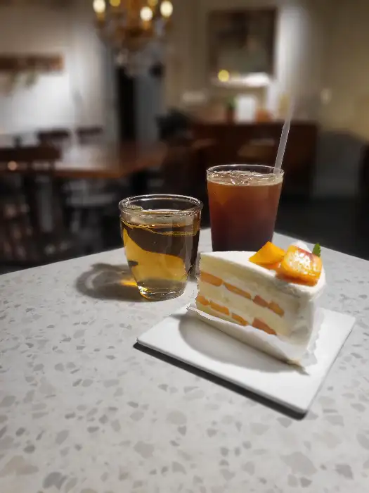 향긋한 차와 함께 나온 쌀국수