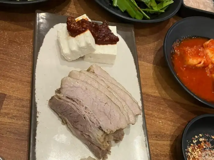 보쌈고기와 두부, 그리고 양념장