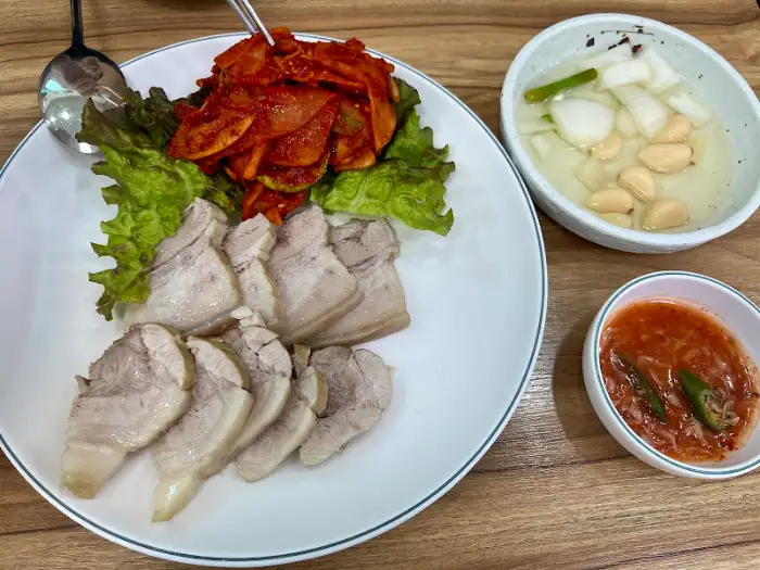만두와 곁들여 먹기 좋은 김치