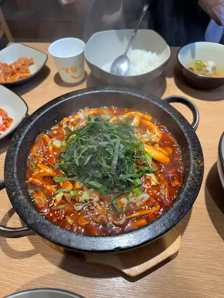 지글지글 끓고 있는 시래기 불고기 클로즈업