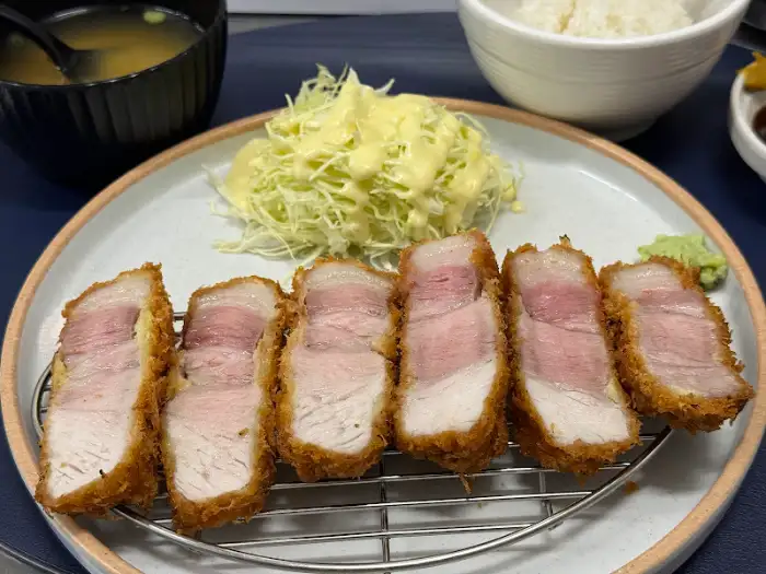 와사비와 함께 먹는 돈카츠