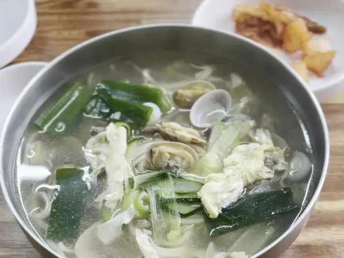 풍납주먹고기 기본 제공되는 칼국수