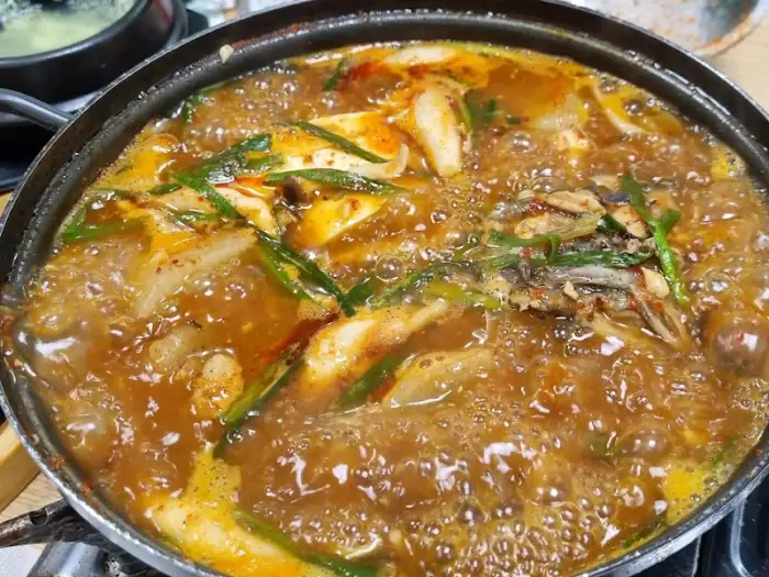 보글보글 끓고 있는 음식