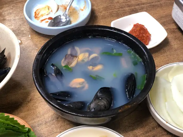 뜨끈한 홍합탕