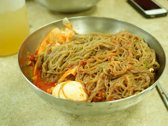 할머니냉면 비빔냉면 모습