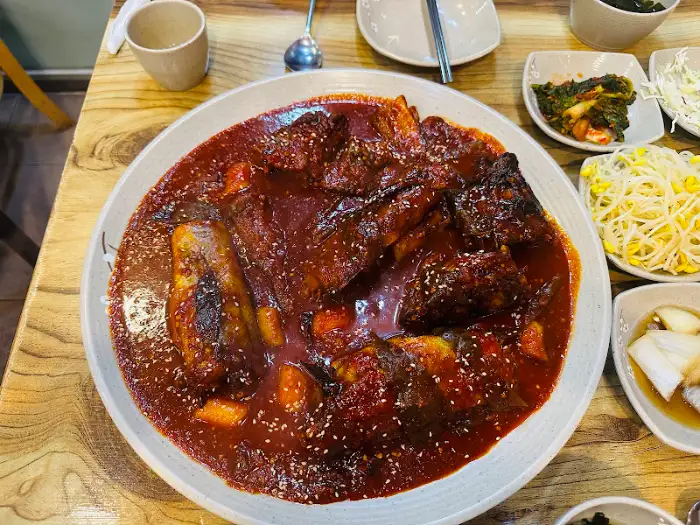 명태찜 한상차림