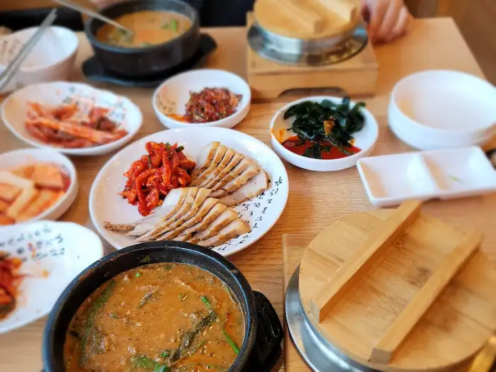 보쌈과 밥, 김치의 모습