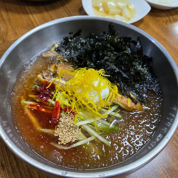 유진면옥 비빔냉면 모습